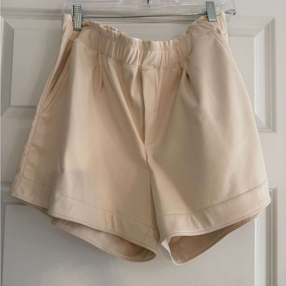 Cream Pleated Front Faux Leather Shorts – Size L